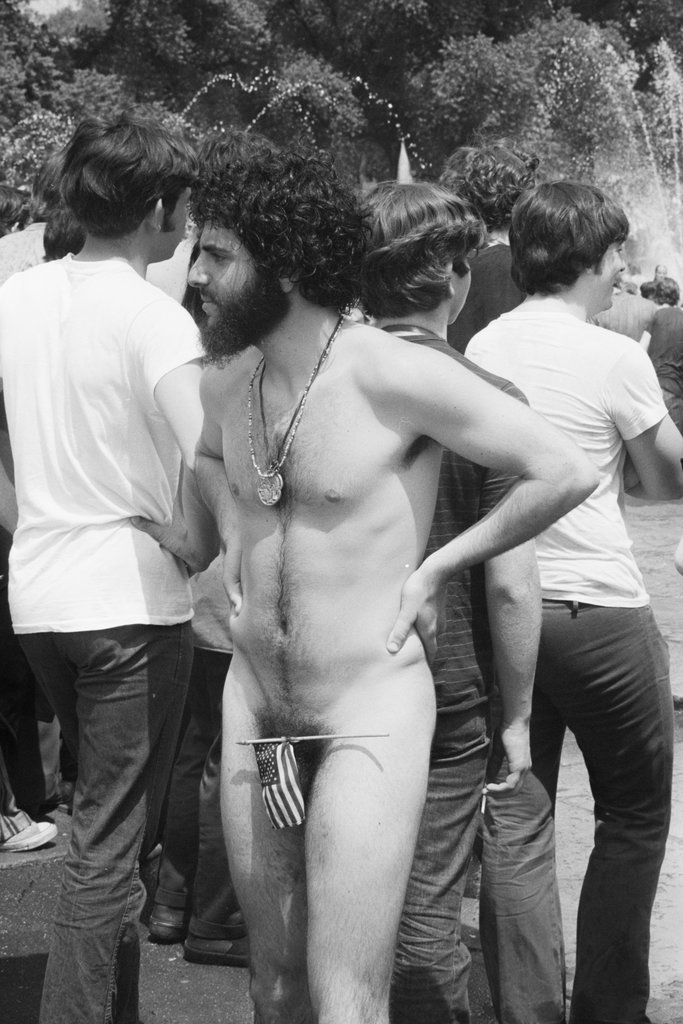 Anti-war protest in Washington, D.C. - Haun, Declan, 1937-1994