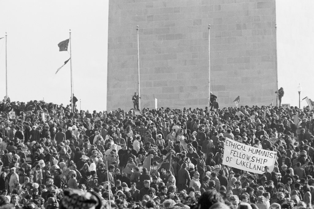 Moratorium to End the War in Vietnam march - Haun, Declan, 1937-1994