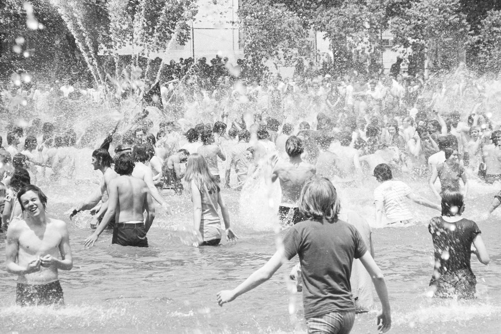 Anti-war protest in Washington, D.C. - Haun, Declan, 1937-1994