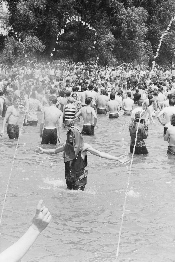 Anti-war protest in Washington, D.C. - Haun, Declan, 1937-1994