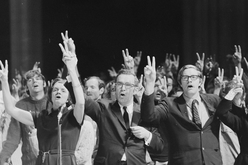 Moratorium to End the War in Vietnam rally - Haun, Declan, 1937-1994