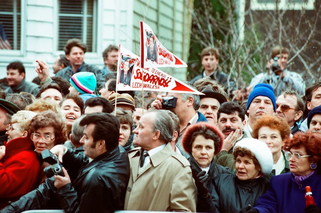 Polish president Lech Wałęsa attends Palm Sunday mass - Chicago Sun-Times