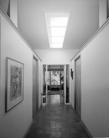 Interior view of hallway in Jack Teplinsky residence; 2766 Arlington Street Highland Park, Illinois; September 29, 1966 - Engdahl, William S. for Hedrich-Blessing