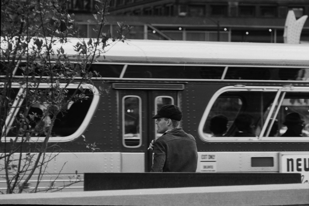 Street scene near an elevated train station in the Loop - Haun, Declan, 1937-1994