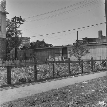 Fenced lot in Englewood - Mead, Mildred