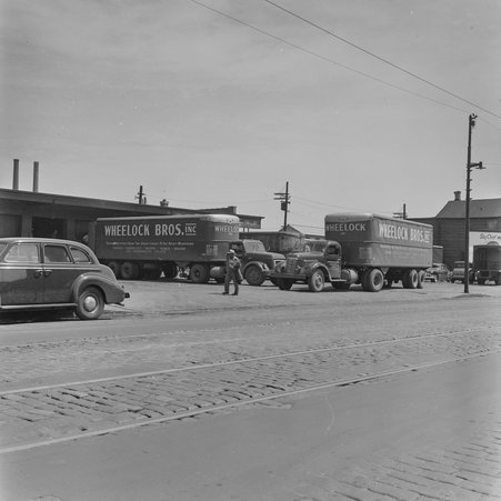 Trucks on Wentworth Avenue in Fuller Park - Mead, Mildred