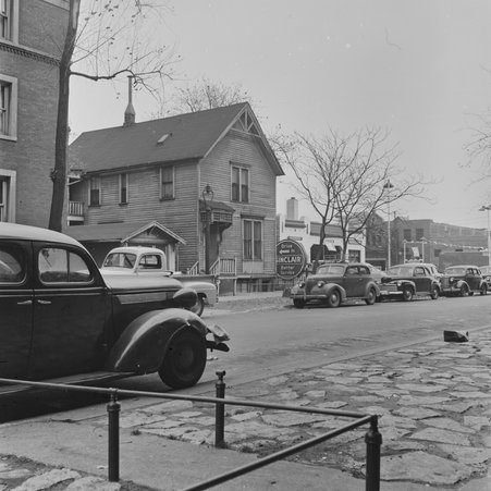 Buildings at East 56th Street and South Harper Avenue in Hyde Park - Mead, Mildred