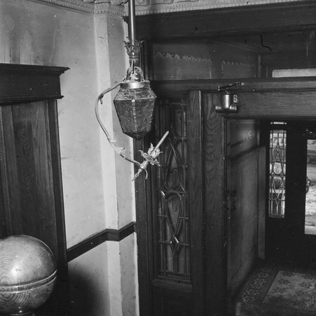 Interior of 6029 South Woodlawn Avenue in Hyde Park - Mead, Mildred