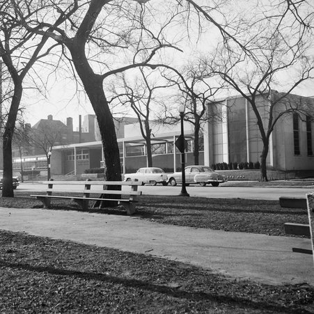 5200 South Hyde Park Boulevard in Hyde Park - Mead, Mildred