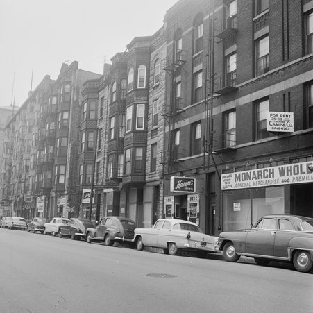 Storefronts on the 5200 block of South Lake Park Avenue in Hyde Park-Kenwood - Mead, Mildred