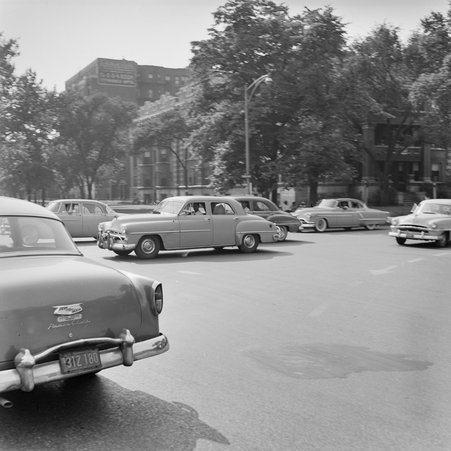 Traffic at East 47th Street and South Drexel Avenue in Hyde Park-Kenwood - Mead, Mildred