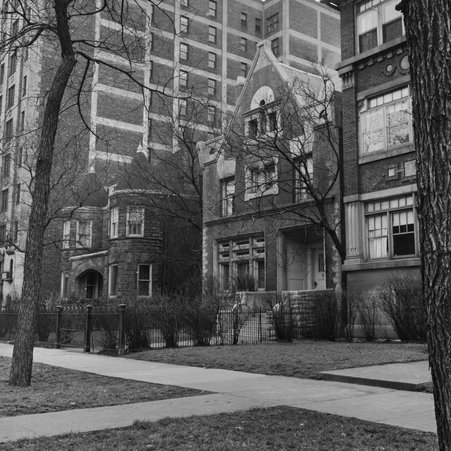 5518 South Hyde Park Boulevard in Hyde Park-Kenwood - Mead, Mildred