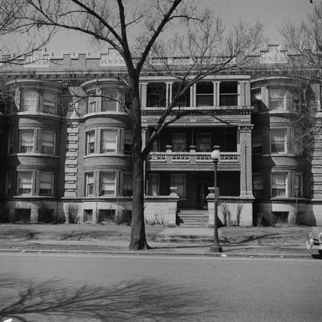 5042-5044 South Drexel Boulevard in Hyde Park-Kenwood - Mead, Mildred