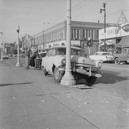 Car collided with street lamp at East 55th Street and South Kenwood Avenue in Hyde Park-Kenwood - Mead, Mildred