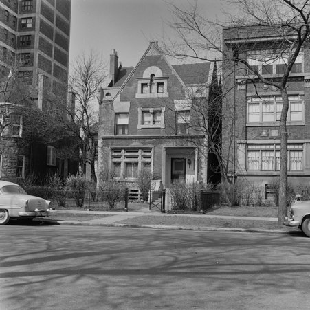 5518 South Hyde Park Boulevard in Hyde Park-Kenwood - Mead, Mildred