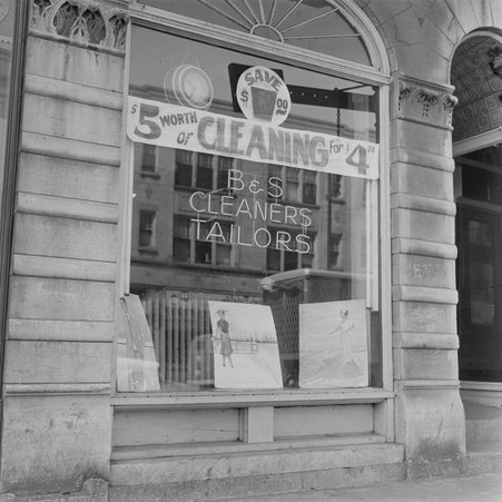 Dry cleaners at 921 East 55th Street in Hyde Park-Kenwood - Mead, Mildred
