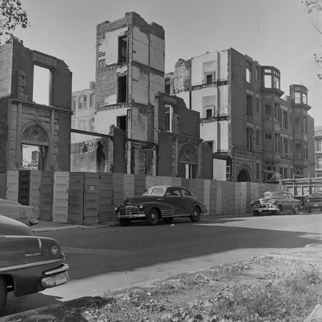 Buildings at East 56th Street and South Blackstone Avenue in Hyde Park-Kenwood - Mead, Mildred