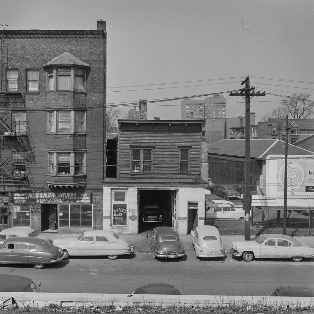 View of the 56th block of South Lake Park Avenue in Hyde Park-Kenwood - Mead, Mildred