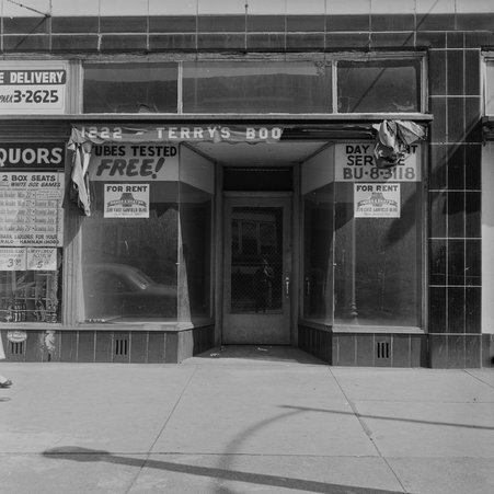 Storefront at 1222 East 53rd Street in Hyde Park-Kenwood - Mead, Mildred