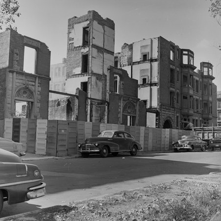 Buildings at East 56th Street and South Blackstone Avenue in Hyde Park-Kenwood - Mead, Mildred