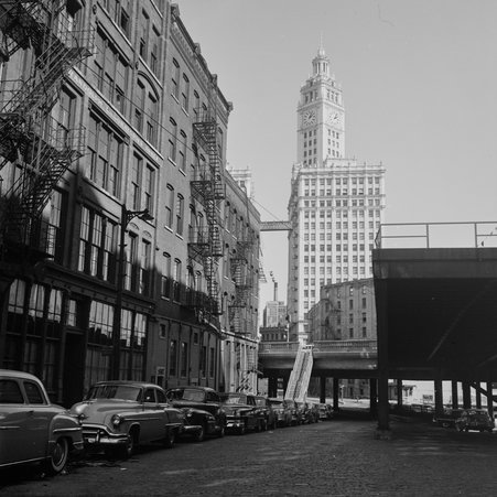 Wrigley building in River North - Mead, Mildred