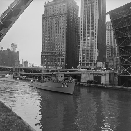 State street bridge is raised in River North - Mead, Mildred