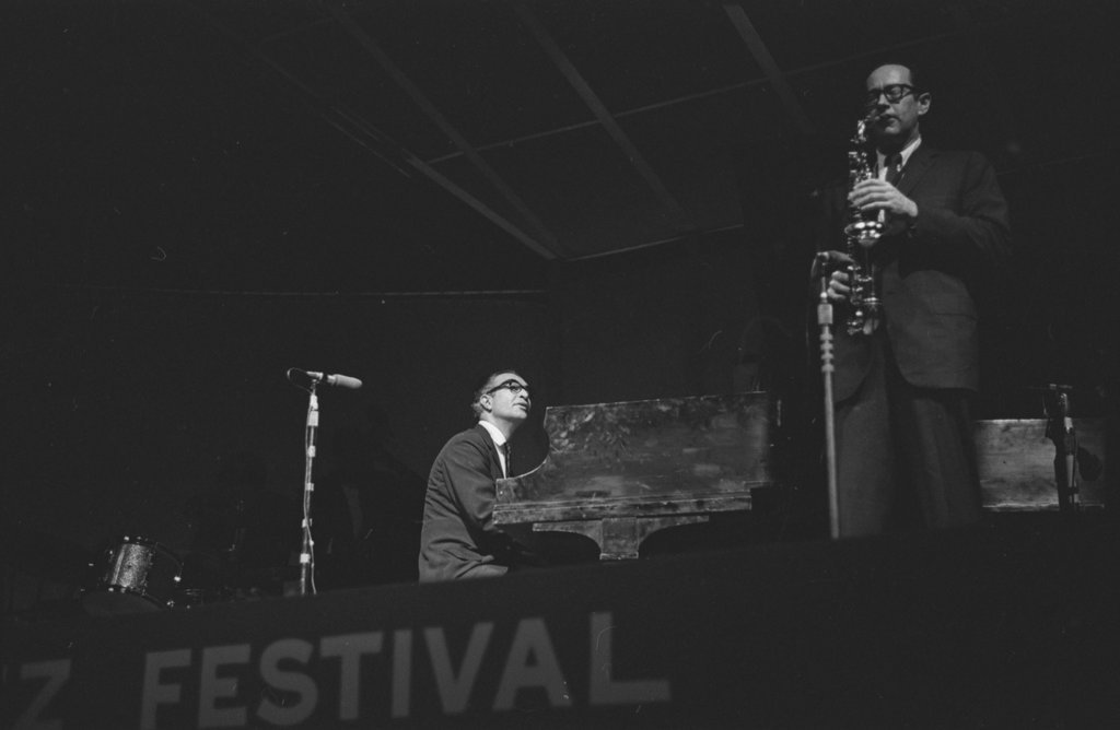 Dave Brubeck and Paul Desmond at the Down Beat Jazz Festival - Flerlage, Raeburn, 1915-2002