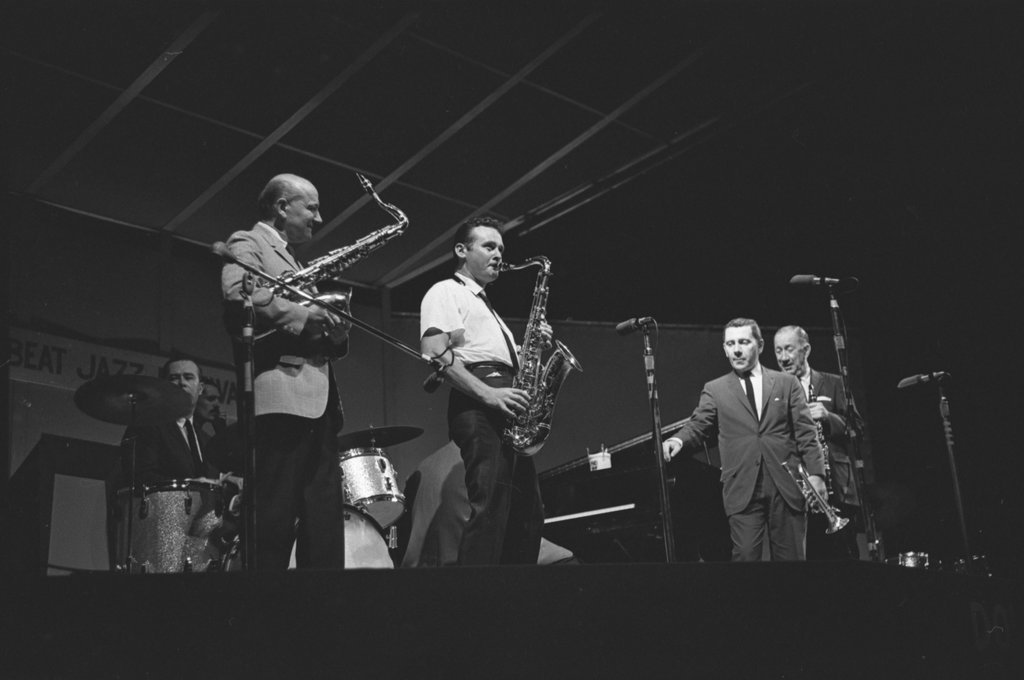 Stan Getz with Ruby Braff, Pee Wee Russell, Bud Freeman, and George Wein at the Down Beat Jazz Festival - Flerlage, Raeburn, 1915-2002