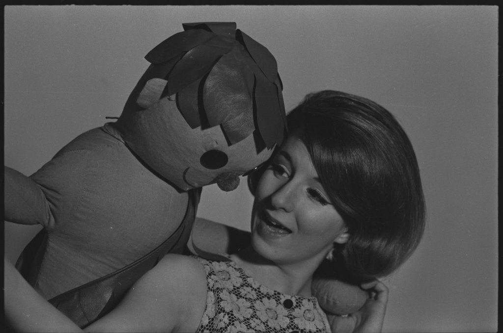 Unidentified model - Flerlage, Raeburn, 1915-2002