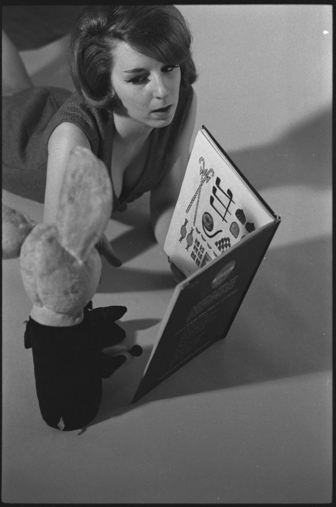 Unidentified model - Flerlage, Raeburn, 1915-2002