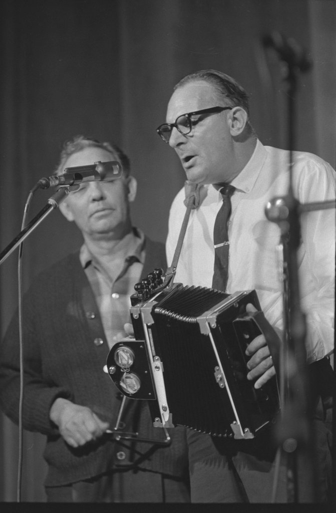 John Nelson, Bukka White, and others performing at the 8th Annual University of Chicago Folk Festival - Flerlage, Raeburn, 1915-2002