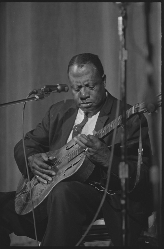 John Nelson, Bukka White, and others performing at the 8th Annual University of Chicago Folk Festival - Flerlage, Raeburn, 1915-2002