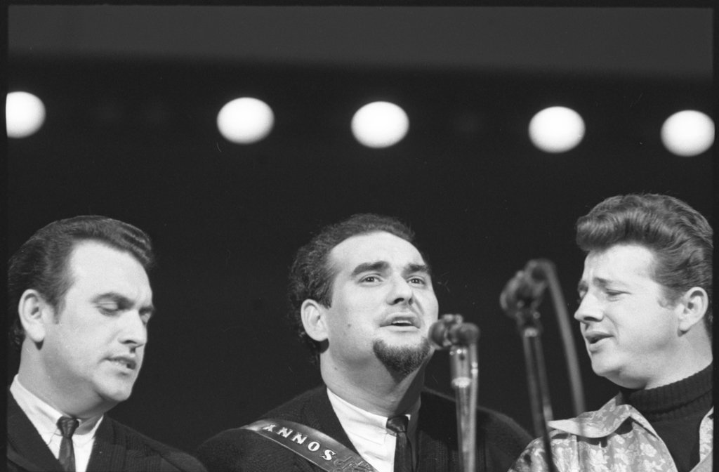 Performers at the 8th Annual University of Chicago Folk Festival - Flerlage, Raeburn, 1915-2002