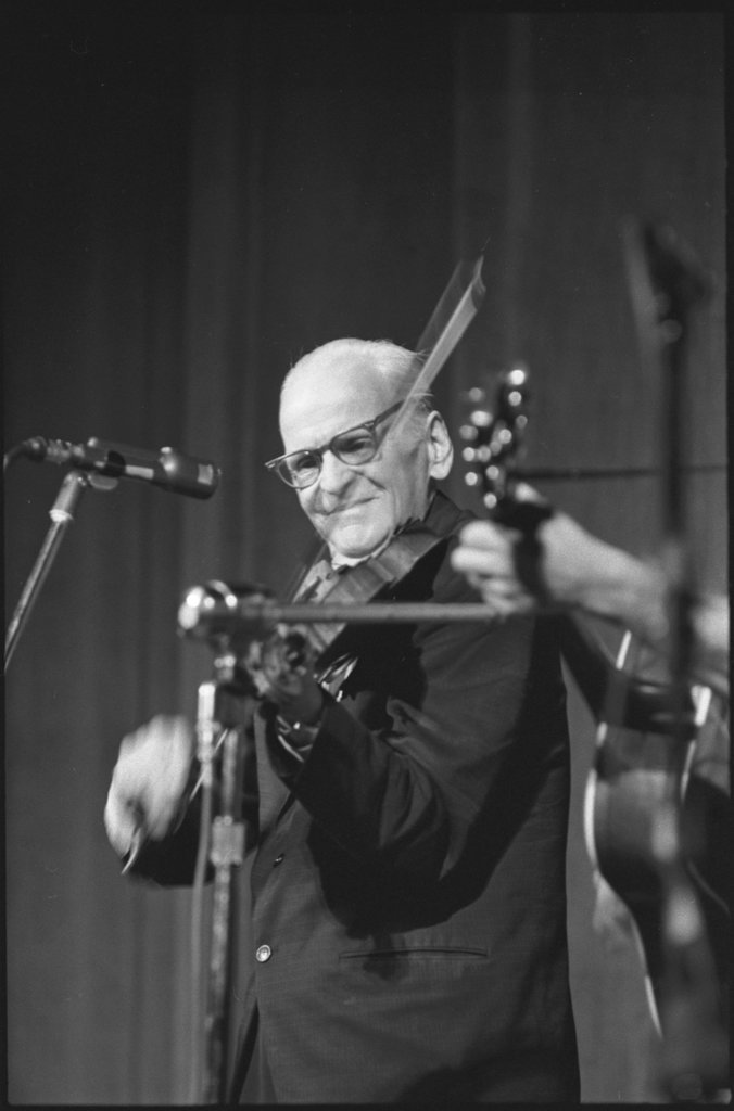 Performers at the 8th Annual University of Chicago Folk Festival - Flerlage, Raeburn, 1915-2002