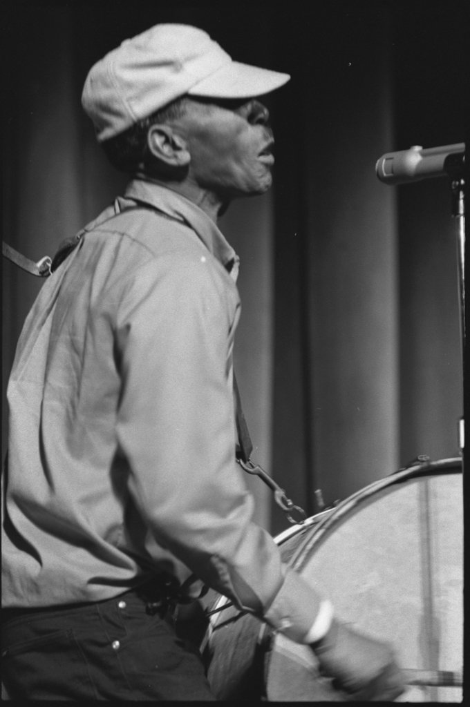 A Bayou band performing at the 9th Annual University of Chicago Folk Festival - Flerlage, Raeburn, 1915-2002