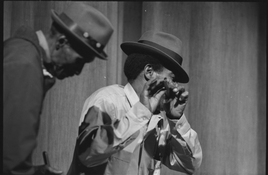 A Bayou band performing at the 9th Annual University of Chicago Folk Festival - Flerlage, Raeburn, 1915-2002