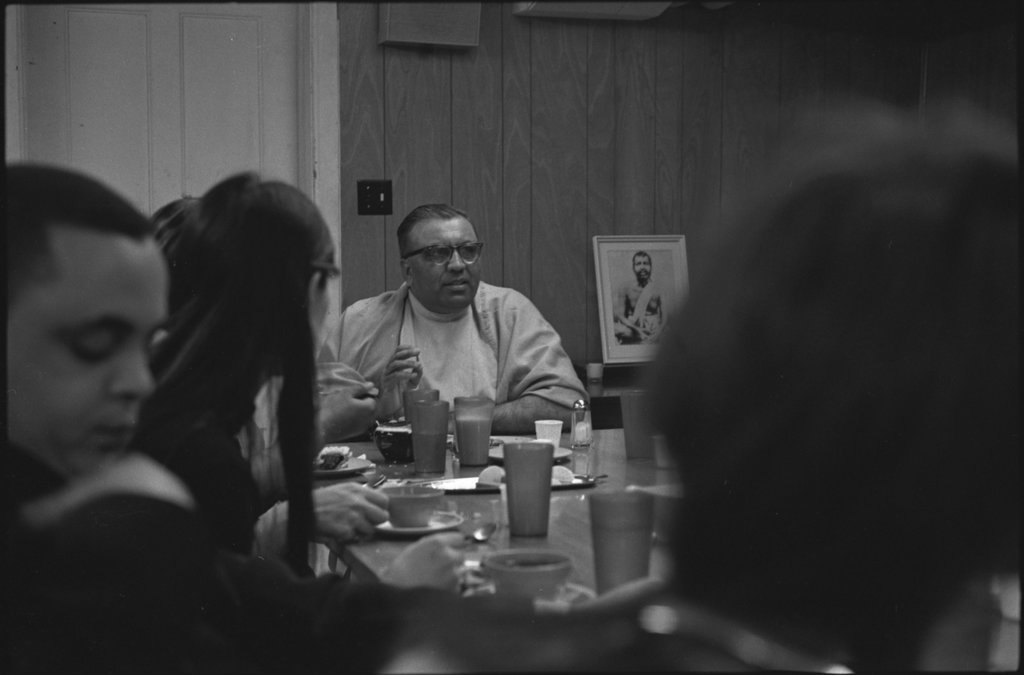 Thanksgiving Day with Swami  Bhashyananda - Flerlage, Raeburn, 1915-2002
