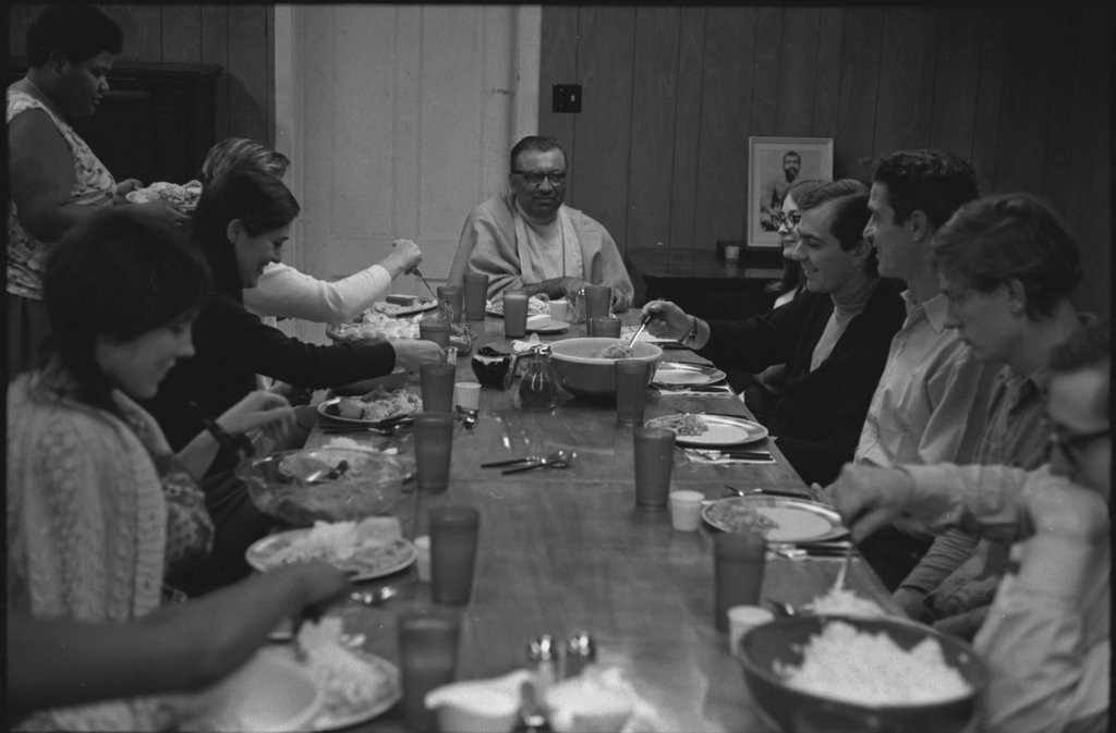 Thanksgiving Day with Swami  Bhashyananda - Flerlage, Raeburn, 1915-2002