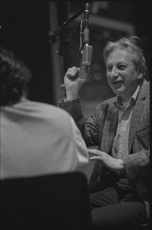 Studs Terkel interviewing Ravi Shankar in the WFMT studio - Flerlage, Raeburn, 1915-2002