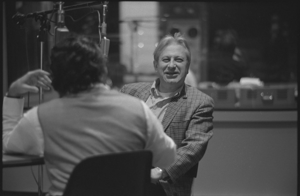 Studs Terkel interviewing Ravi Shankar in the WFMT studio - Flerlage, Raeburn, 1915-2002