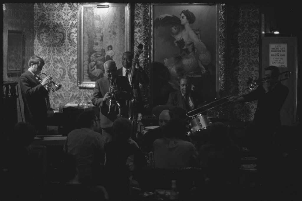 Albert Nicholas with Art Hodes's band at Sloppy Joe's - Flerlage, Raeburn, 1915-2002