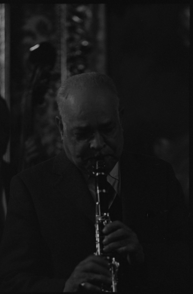 Albert Nicholas with Art Hodes's band at Sloppy Joe's - Flerlage, Raeburn, 1915-2002