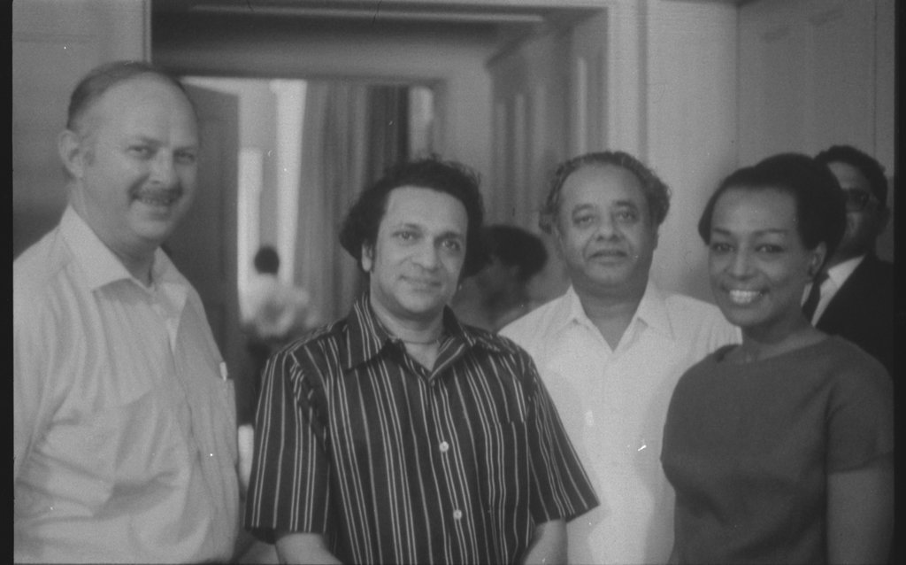 Bhashyananda, Ravi Shankar - Flerlage, Raeburn, 1915-2002
