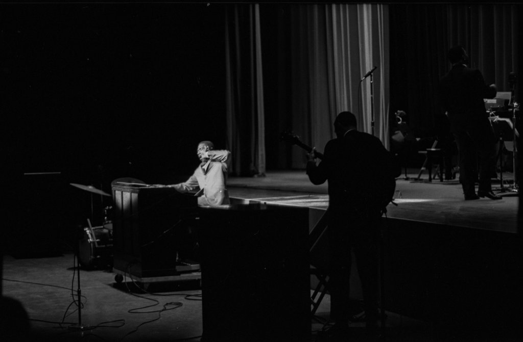 Jimmy Smith and Oliver Nelson Orchestra at Arie Crown Theater - Flerlage, Raeburn, 1915-2002