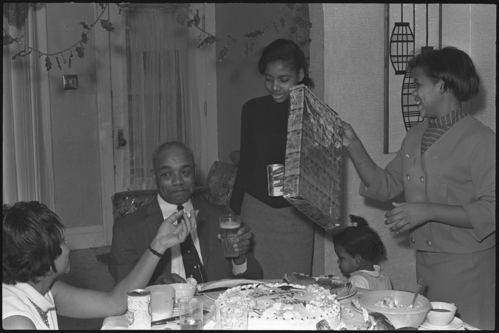 Swan family Christmas gathering - Flerlage, Raeburn, 1915-2002