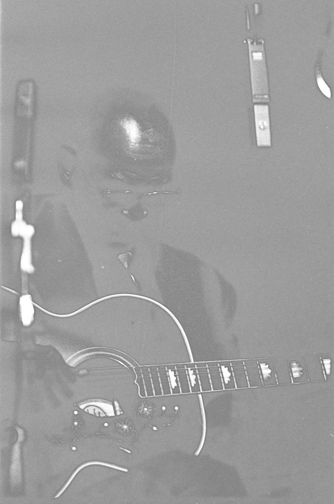 Reverend Robert Wilkins performing during the 5th Annual University of Chicago Folk Festival - Flerlage, Raeburn, 1915-2002