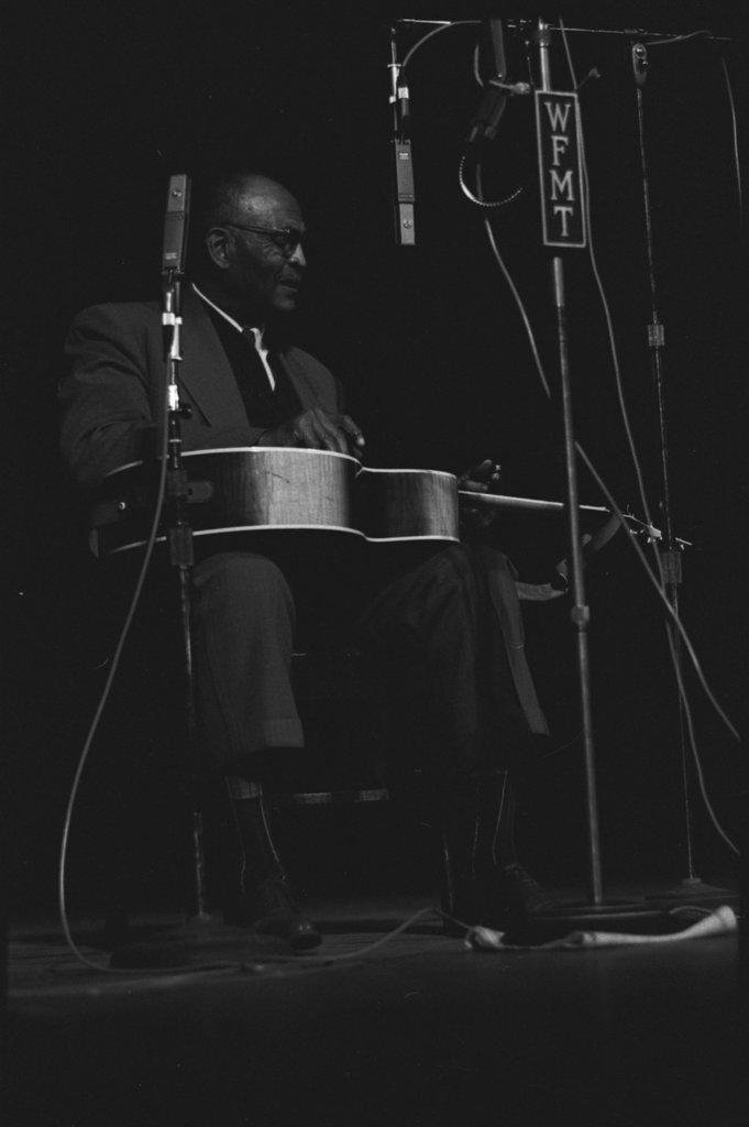 The Phipps Family performing at the 5th Annual University of Chicago Folk Festival - Flerlage, Raeburn, 1915-2002