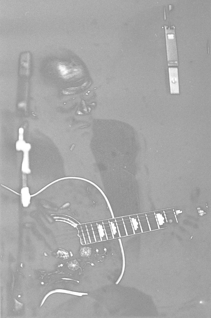 Reverend Robert Wilkins performing during the 5th Annual University of Chicago Folk Festival - Flerlage, Raeburn, 1915-2002