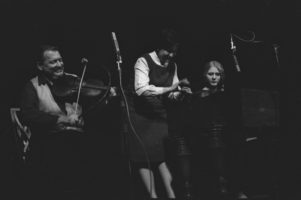 Robert Pete Williams, the Reverend Robert Wilkins, and the Beers Family at the 5th Annual University of Chicago Folk Festival - Flerlage, Raeburn, 1915-2002