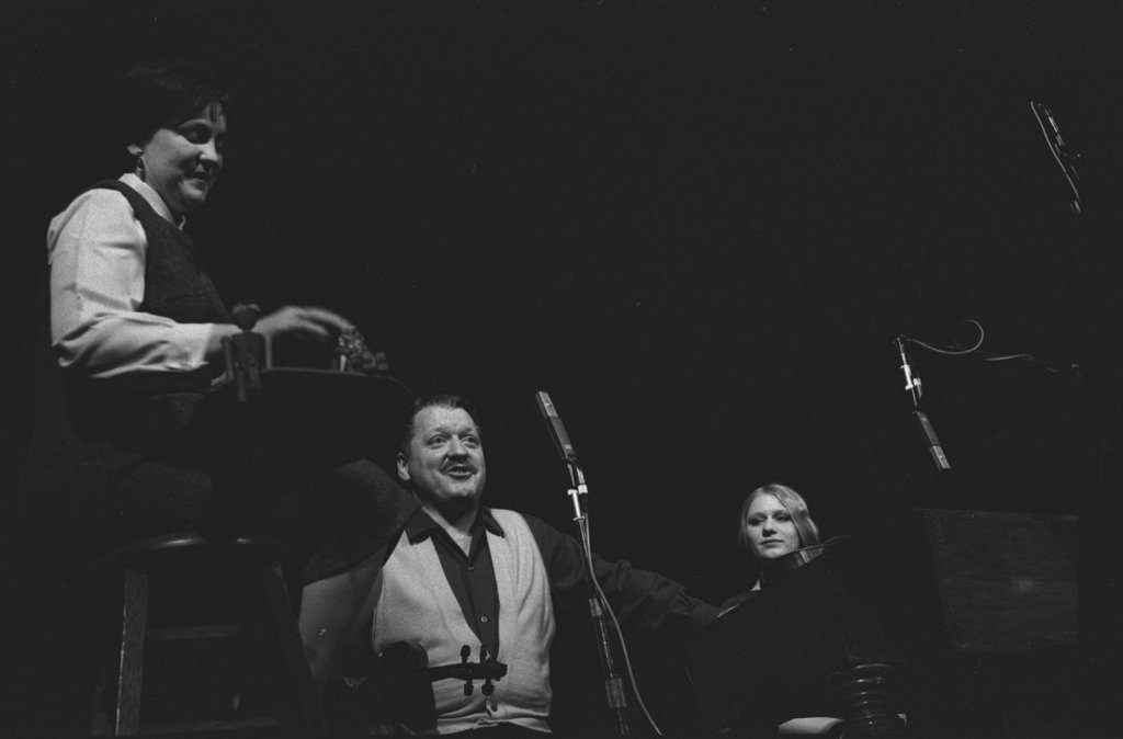 Robert Pete Williams, the Reverend Robert Wilkins, and the Beers Family at the 5th Annual University of Chicago Folk Festival - Flerlage, Raeburn, 1915-2002